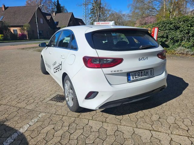 Kia Ceed / cee'd