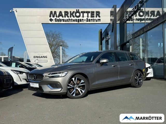 Volvo V60 T6 AWD Core Recharge ACC/AHK/CAM/SHZ/LED 2022 Hybride / Benzine