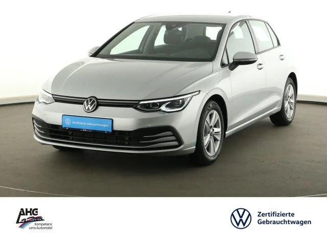 Volkswagen Golf 2023 Benzine