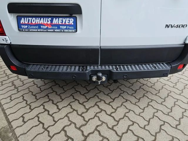 Nissan NV400