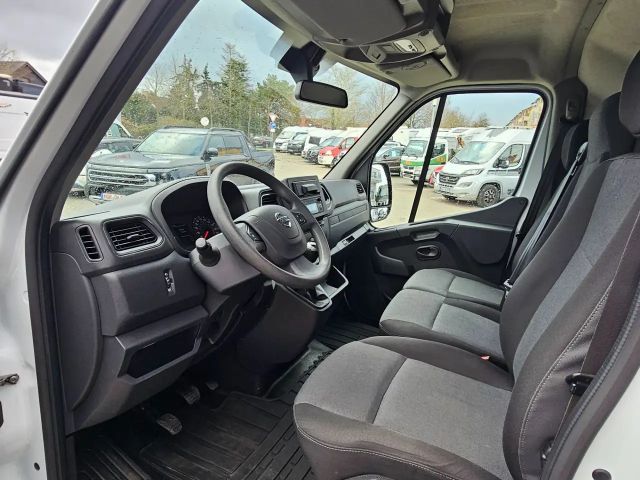 Nissan NV400