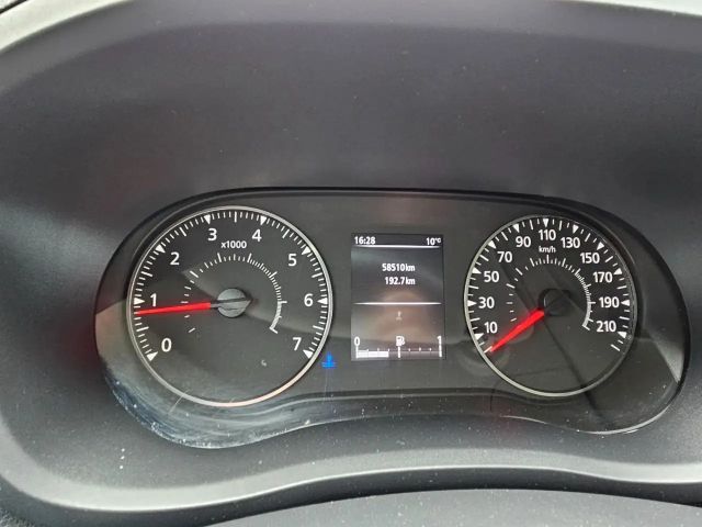 Nissan NV400