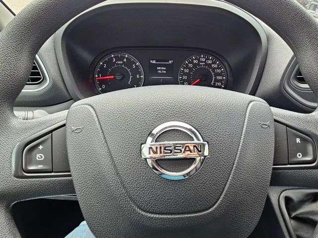 Nissan NV400