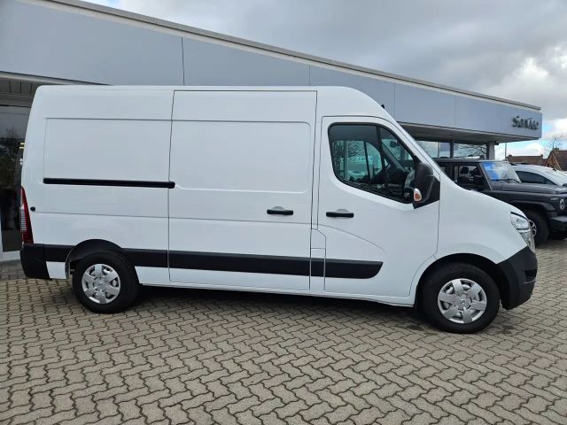 Nissan NV400