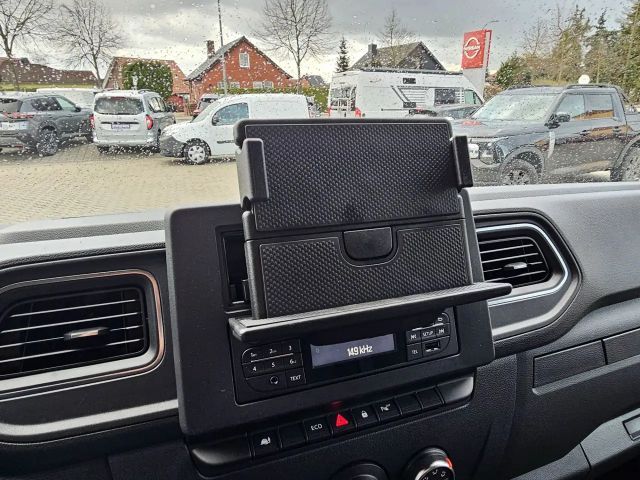 Nissan NV400