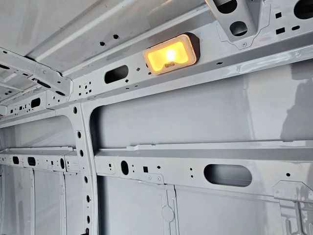 Nissan NV400