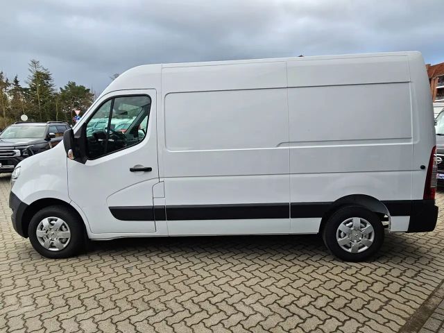 Nissan NV400