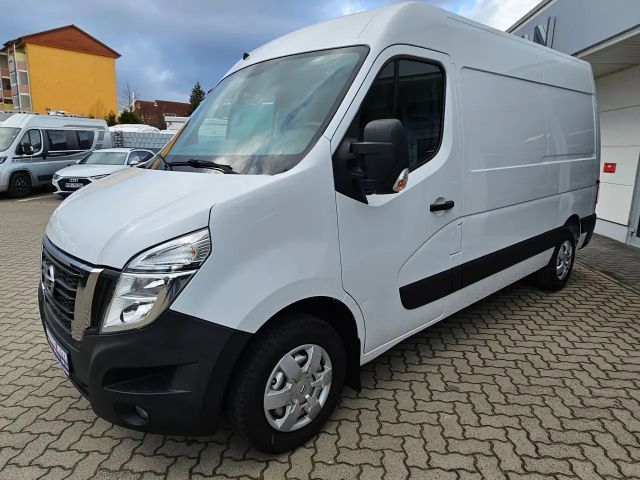 Nissan NV400