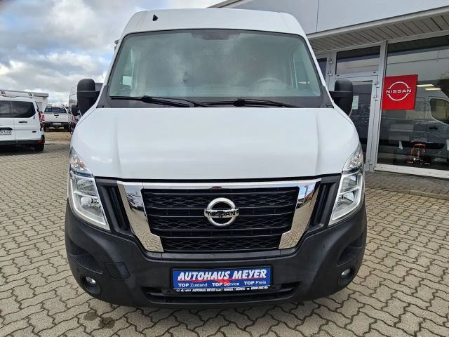 Nissan NV400