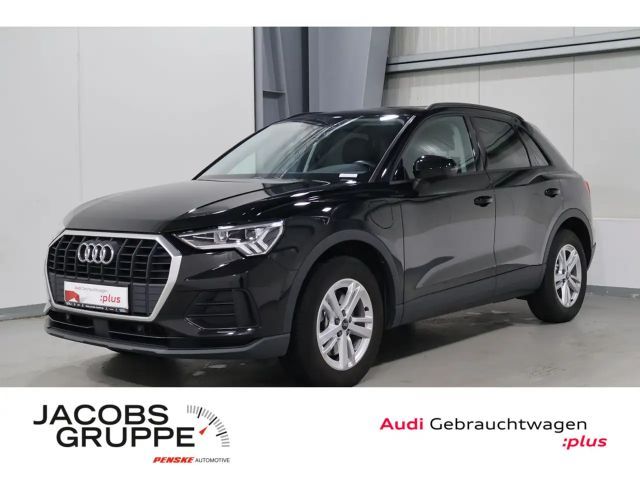 Audi Q3 45 TFSI e Pano*LED*AHK * 2022 Hybride / Benzine