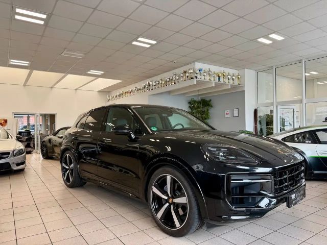 Porsche Cayenne SportDesign/Luftfederung/ACC/HUD/22Zoll 2023 Benzine
