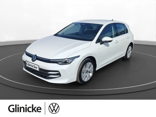 Volkswagen Golf VIII 1,5 l TSI Style HUD, LED, Kamera 2025 Benzine