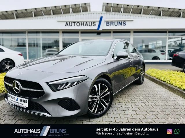 Mercedes-Benz A 180 PROGRESSIVE Advanced, Winter, RFK, LED, MBUX, SHZ, 2023 Benzine