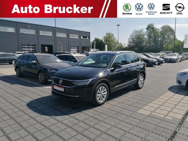 Volkswagen Tiguan Life 1.5 TSI AHK Navi LED  Klimaautomatik 2022 Benzine