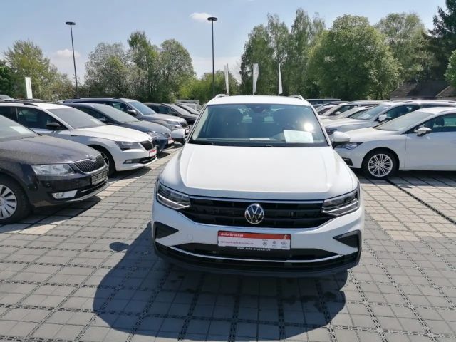 Volkswagen Tiguan Life 1.5 TSI AHK Navi LED  Klimaautomatik 2022 Benzine