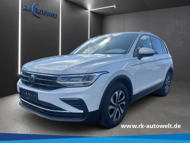 Volkswagen Tiguan Active 1.5 TSI LED Navi AHK Climatronic 2021 Benzine