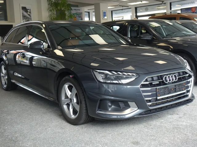 Audi A4 45 TFSI quattro+STHZ+360+HUD+Matrix+Smartphone Int 2022 Benzine