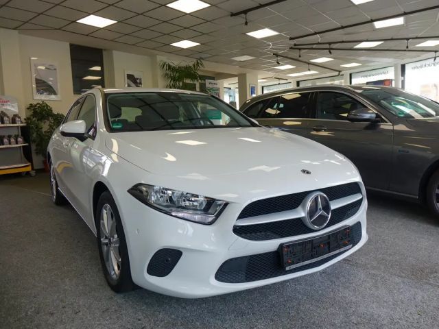 Mercedes-Benz A 200 A 200 Automatik +Navi+PDC+SHZ+Carplay+Android+Temp 2024 Benzine