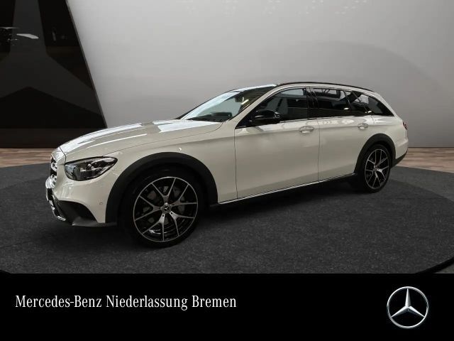 Mercedes-Benz E 200 4M AVANTG+NIGHT+PANO+360+AHK+LED+FAHRASS+9G 2022 Benzine