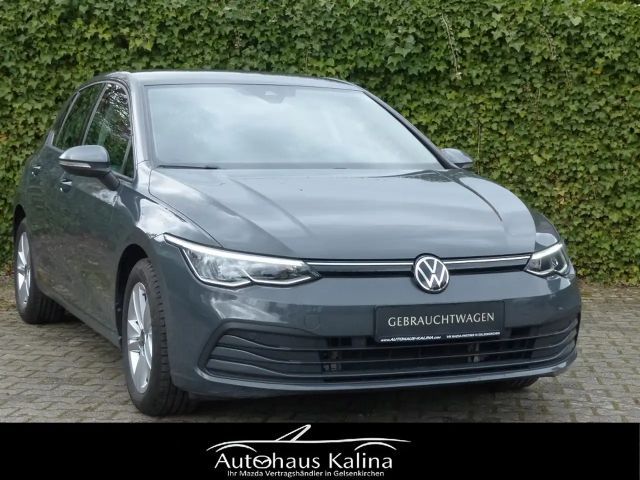 Volkswagen Golf 8  1.5 TSI OPF Life + Navi 2021 Benzine
