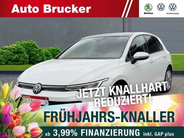Volkswagen Golf VIII 1.5 TSI Life PANO+LED+NAVI+SHZ+3-Zonen-Klimaa 2024 Benzine