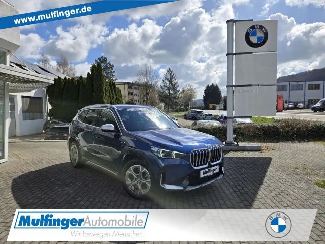 BMW X1 x25e HUD ACC SuView AktivS.Ad-LED KomfZug.18" 2023 Hybride / Benzine