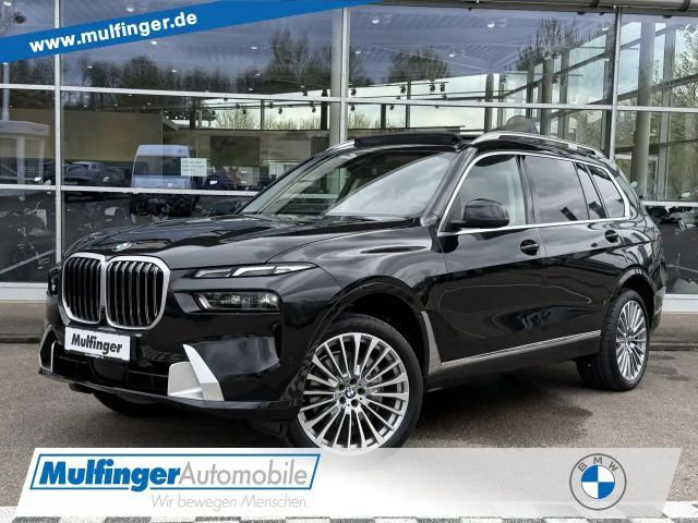 BMW X7 x40i IntAktL.Sky KomfSitze+Belüft+Massage 22" 2024 Benzine