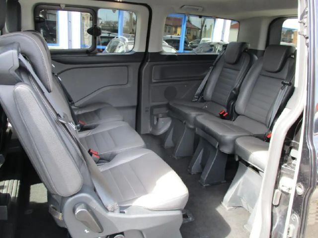 Ford Tourneo