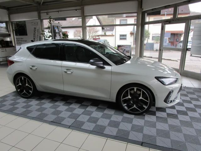 Cupra Leon 2.0 TSI 221 kW Panoramadach, 2025 Benzine