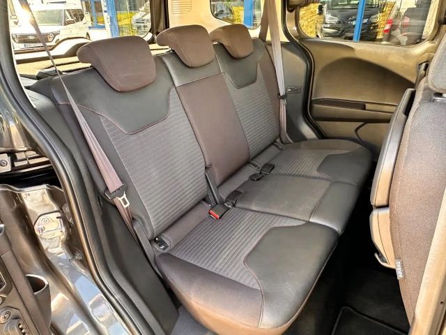 Ford Tourneo Courier