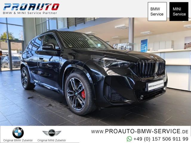 BMW X1 18i sDr. M Sport PRO AHK/Pano/360°/HUD/19"/Komf.Z 2025 Benzine