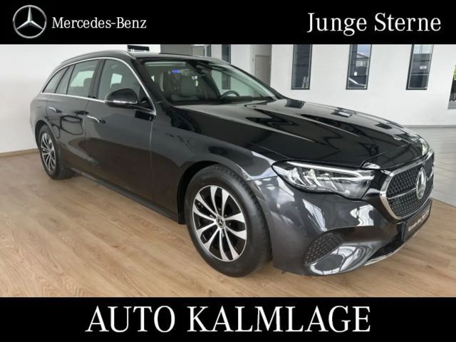 Mercedes-Benz E 200 E 200 T-Modell AVANTGARDE+AHK+KAMERA+DISTRONIC. 2025 Benzine