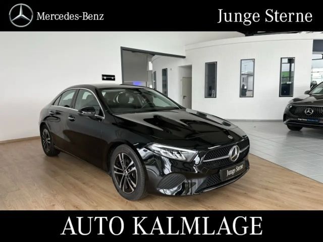 Mercedes-Benz A 180 A 180 Progressive KAMERA+SPURHALTE+KEYLESS-GO Navi 2024 Benzine