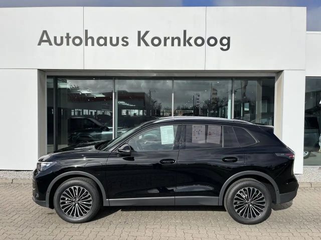 Volkswagen Tiguan 1.5 eHybrid Life AHK DCC E-Klap Matrix Navi 2026 Hybride / Benzine