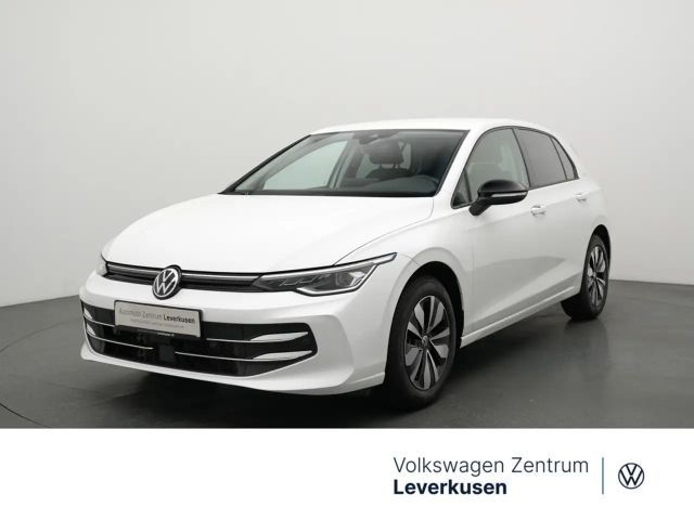 Volkswagen Golf VIII Goal DSG AHK NAVI VIRT ACC KAM SHZ 2025 Benzine