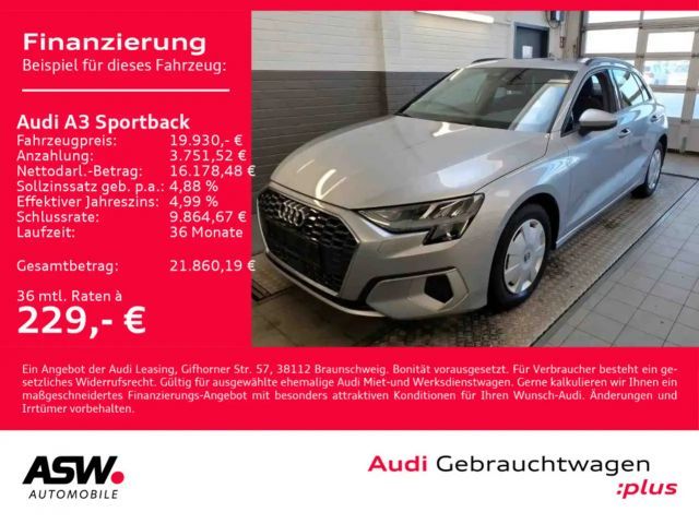 Audi A3 advanced 30TFSI NAVI LED ACC SHZ VC 2022 Benzine