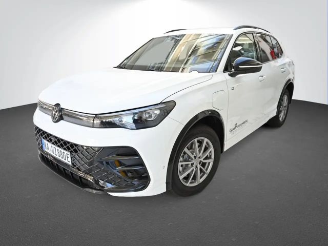 Volkswagen Tiguan 1.5 TSI Automatik R-Line eHybrid 2025 Hybride / Benzine