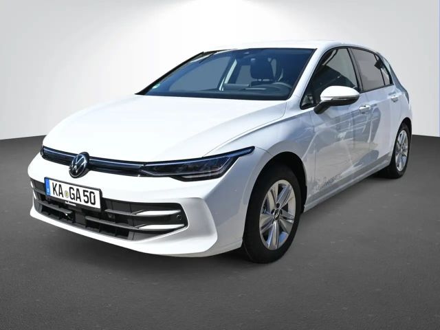 Volkswagen Golf VIII Lim 1.5 eTSI Automatik Life 2025 Benzine