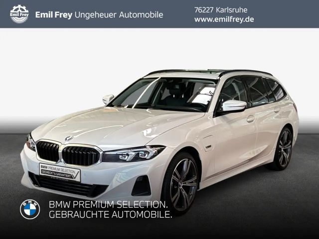 BMW 320 e Touring xDrive Aut. Panoramadach elektrisch 2022 Hybride / Benzine