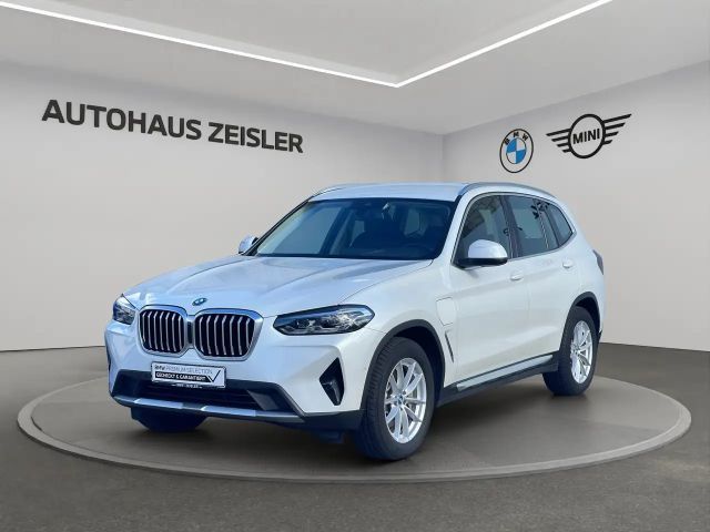 BMW X3 xDrive30e Hifi-Lautsprecher DAB el.Sitze Parkassis 2022 Hybride / Benzine