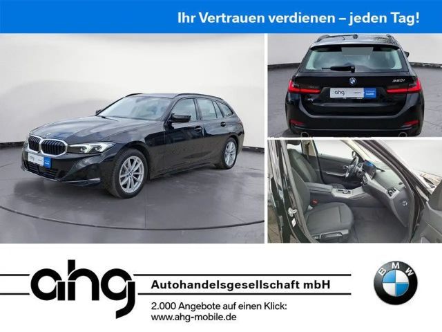 BMW 320 i Touring Sport Aut. Klimaaut. PDC 2023 Benzine