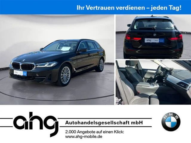 BMW 520 e Touring Aktive Geschw. Head Up Laserlicht P 2022 Hybride / Benzine