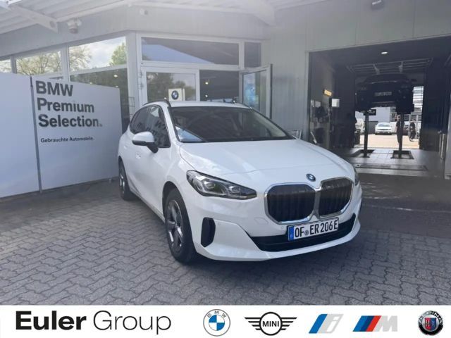 BMW 225 Active Tourer e xDrive Navi Digitales Cockpit Soun 2026 Hybride / Benzine