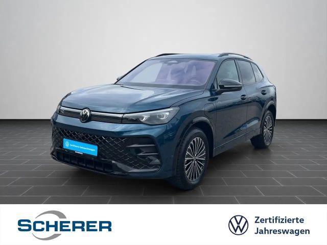 Volkswagen Tiguan R-Line 1.5 eHybrid PANO HD-MATRIX AHK 360 2025 Hybride / Benzine