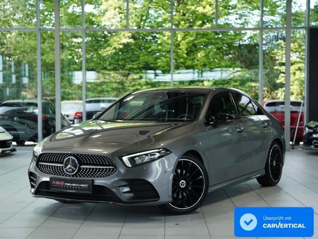Mercedes-Benz A 200 Limousine AMG Line *2.H *19 *Night*Kamera 2022 Benzine