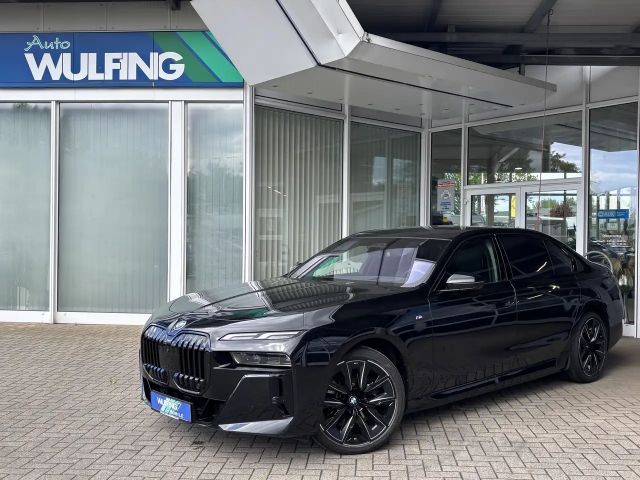 BMW i7 xDrive 60 M Sport Pro Paket PANO Ambiente 2024 Elektrisch