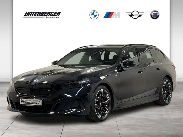 BMW i5 M60 xDrive Touring Pro AHK B&W ACC 360° Pano 2025 Elektrisch
