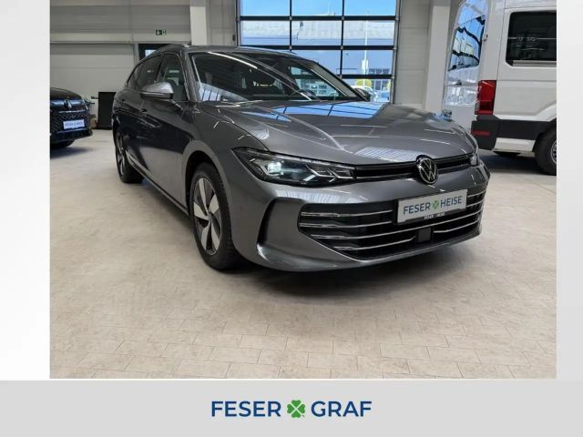 Volkswagen Passat Business 1.5 eTSI DSG/LED/Area View/Sitzhzg./AHK 2025 Benzine