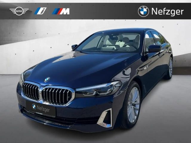 BMW 540 i xDrive Limousine Luxury Line RFK Standheizung 2023 Benzine