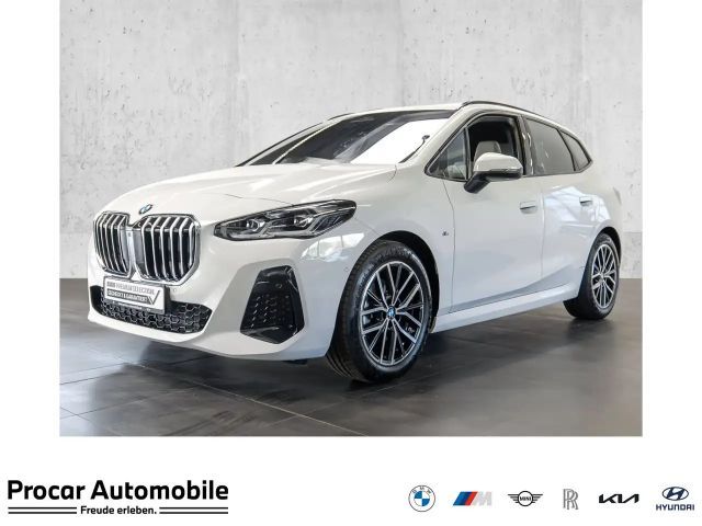 BMW 220 i Active Tourer+M Sport+LC Plus+AHK+LED+HiFi+el. S 2025 Benzine